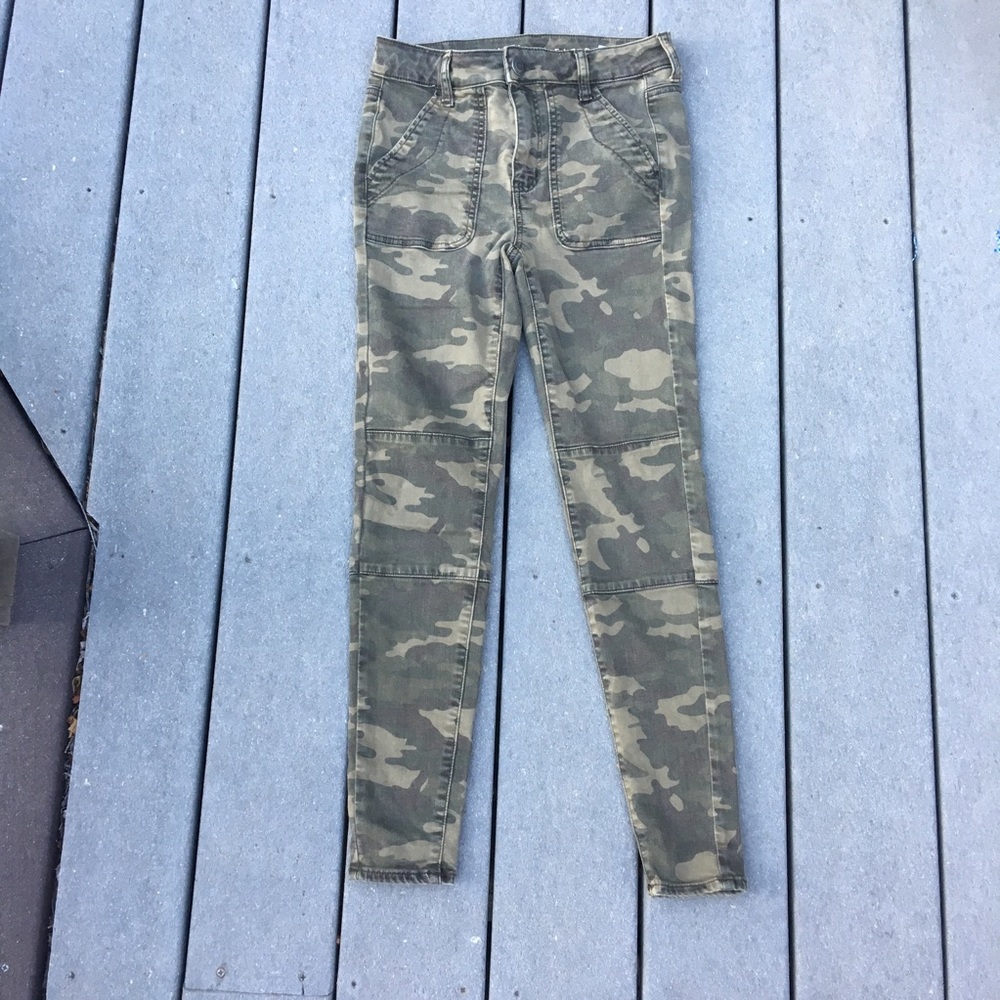 High waisted American Eagle Camouflage jeans
